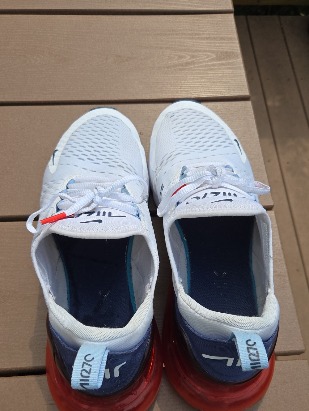 Nike Air Max 270 - Picture 6 of 9